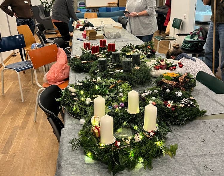 Adventskranzbinden